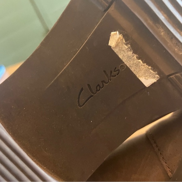 EUC Clarks Tan Booties Size 8 - Picture 7 of 7